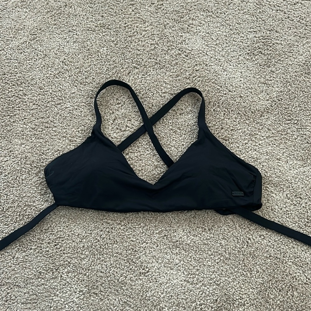 black roxy bikini top